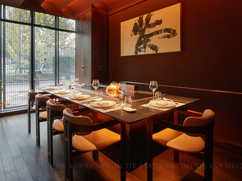 餐厅商用，别墅会所，家用岛台的铁板烧设备在配置上有什么区别？